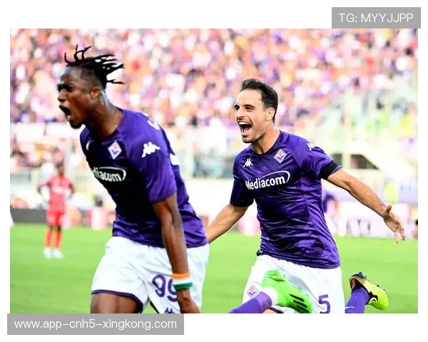 佛罗伦萨高速压制迫使对方多次出现回传 佛罗伦萨高速压制迫使对方多次出现回传