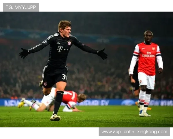 凯恩禁区劲射打穿球网,拜仁轻松扩大优势 凯恩禁区劲射打穿球网,拜仁轻松扩大优势