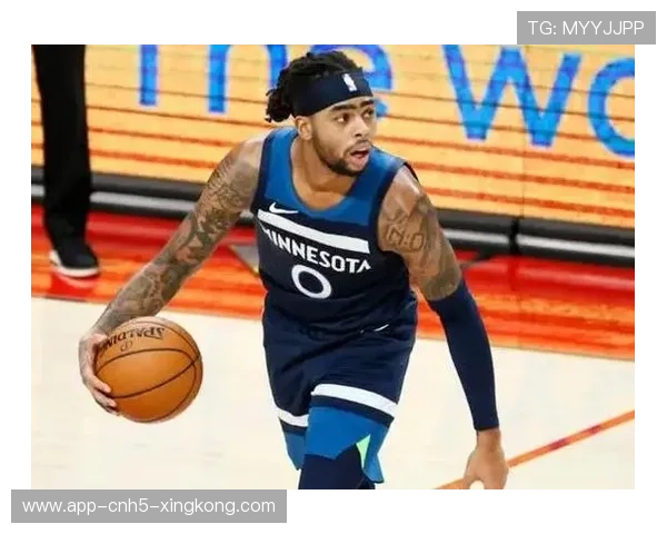 拉塞尔专注起步练习，团队给予积极反馈