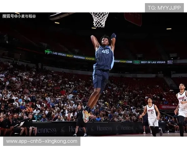 灰熊多次完成二次进攻，体能优势明显